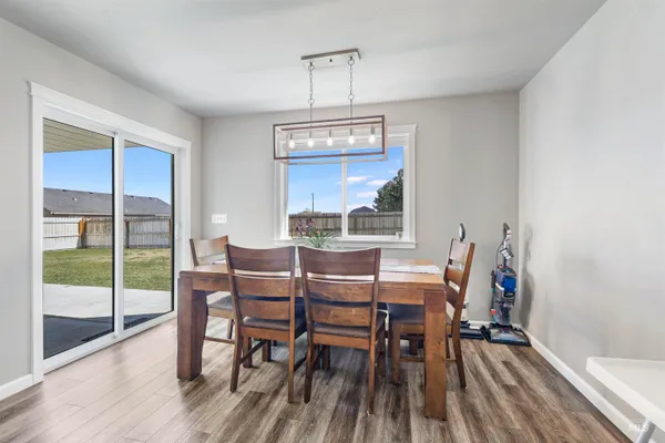 $385,000 | 4037 North Blue Cascade Court East, Buhl, ID 83316