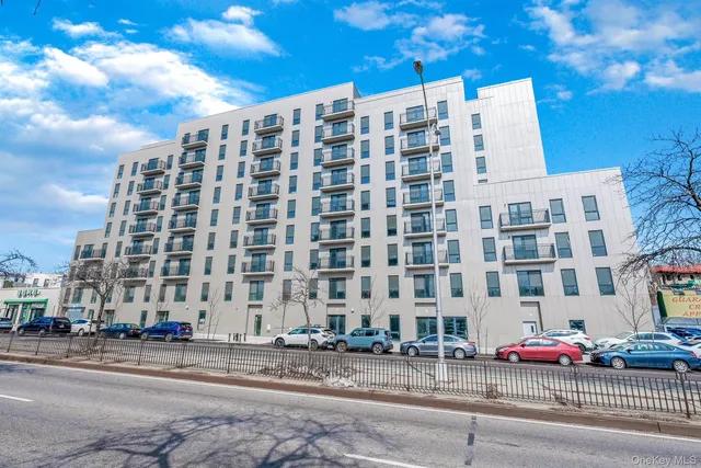 $599,000 | 70-40 45th Avenue, Unit 1I | Woodside