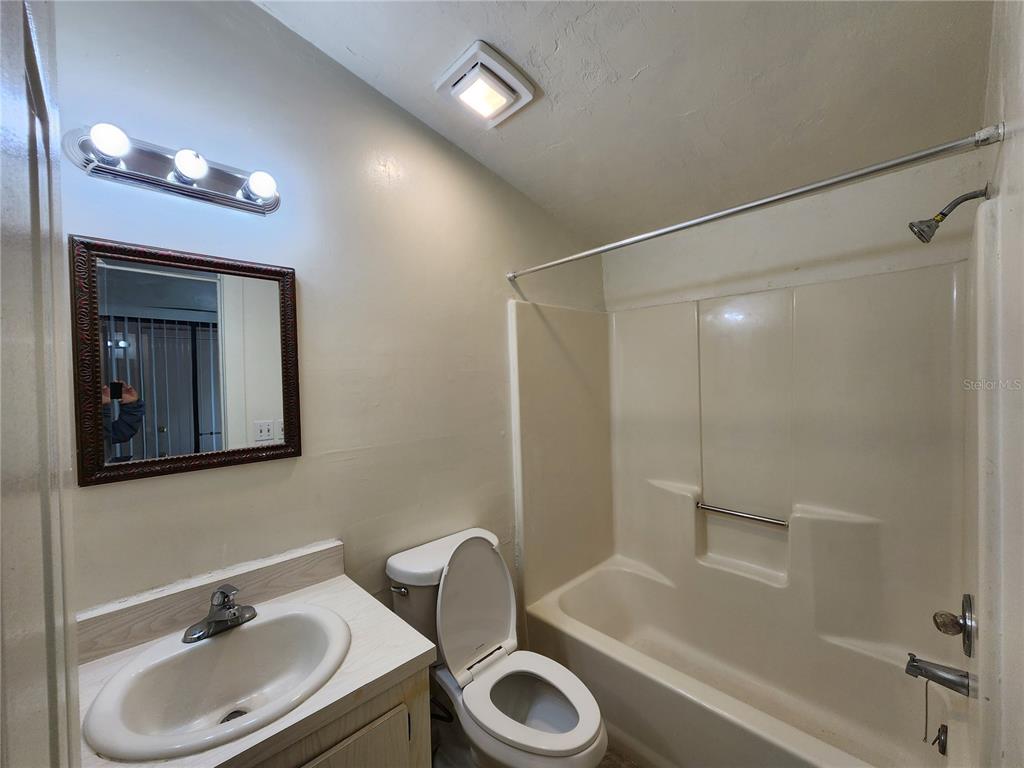 2018 Southwest 70th Terrace Gainesville, FL 32607 - Photo 7 of 39