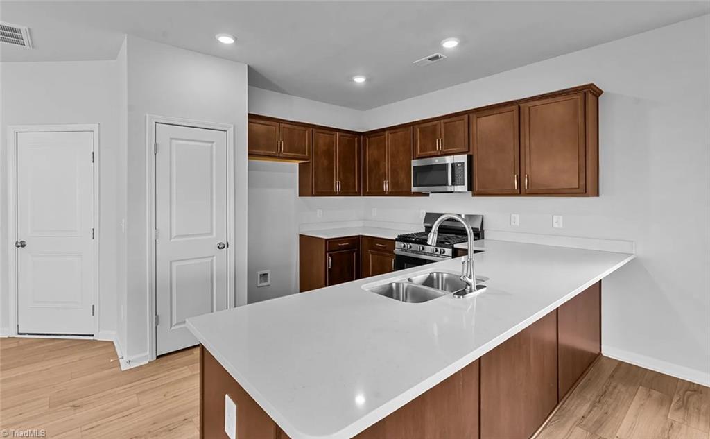 523 Raspberry Hl Drive Winston-Salem, NC 27106 - Photo 4 of 37