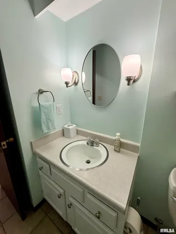 $116,500 | 3715 35th Street, Unit 3, Moline, IL 61265