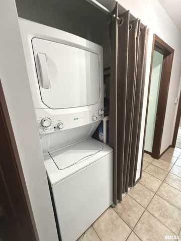 $116,500 | 3715 35th Street, Unit 3, Moline, IL 61265