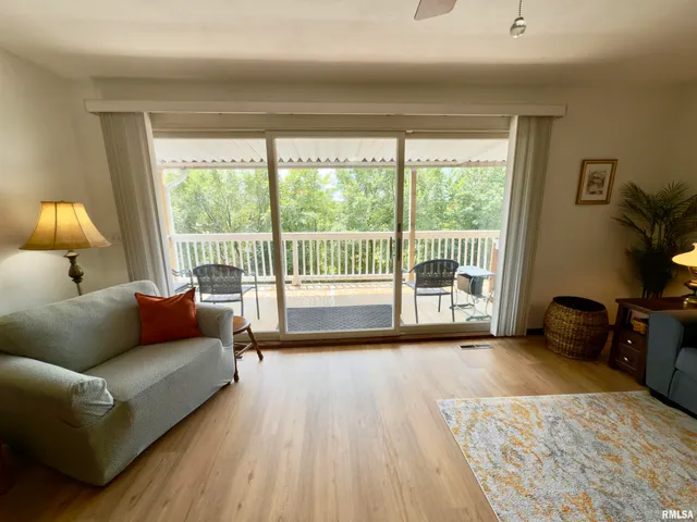 $116,500 | 3715 35th Street, Unit 3, Moline, IL 61265