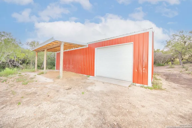 $440,000 | 590 County Road 4614, Castroville, TX 78009