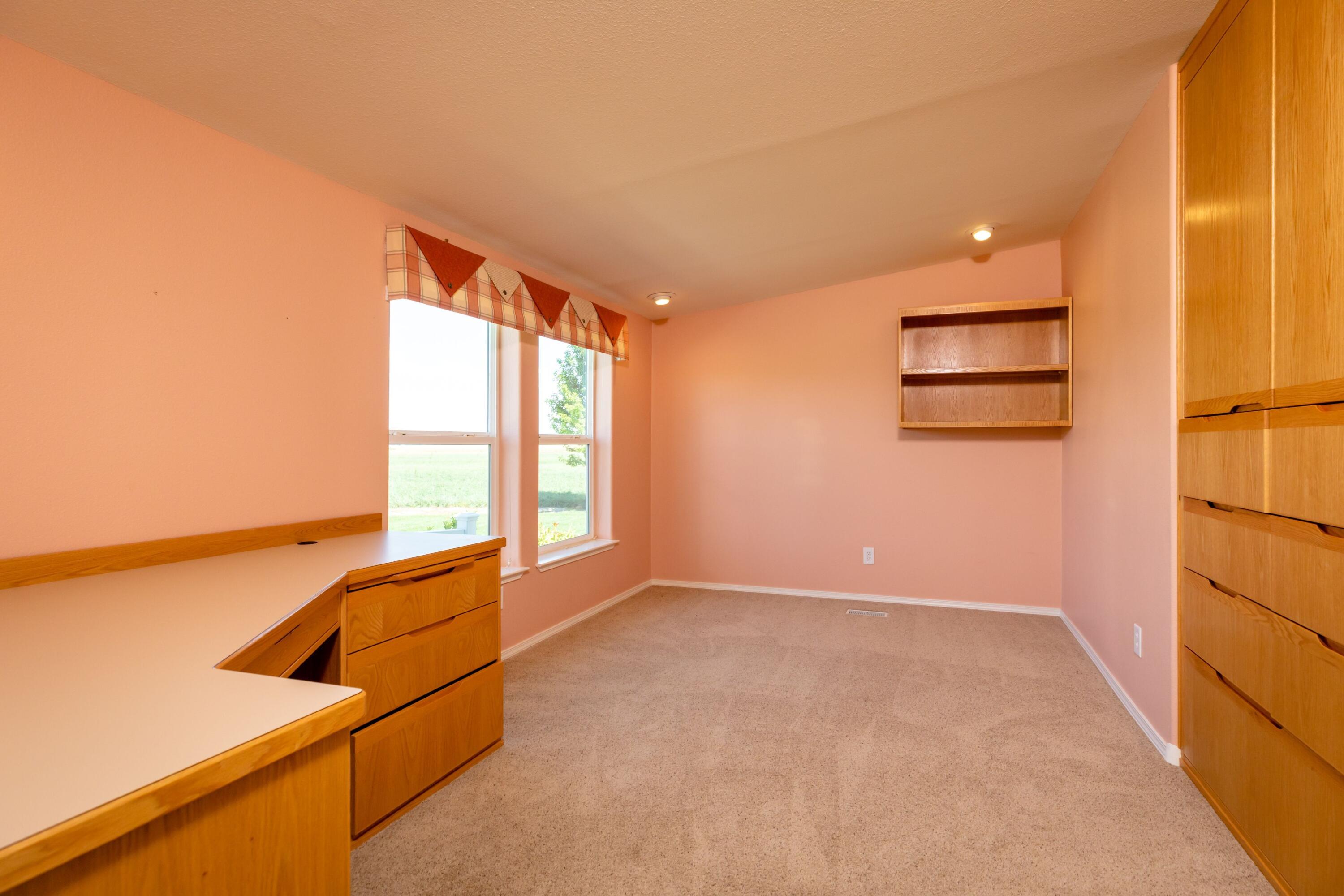 24201 South Poe Valley Road Klamath Falls, OR 97603 - Photo 38 of 79 43