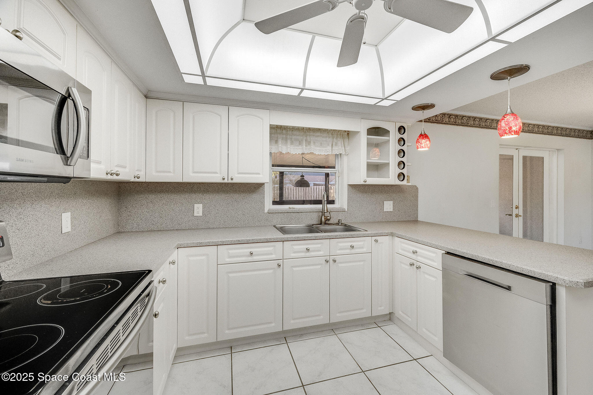 987 Sycamore Drive Rockledge, FL 32955 - Photo 15 of 48 Kitchen