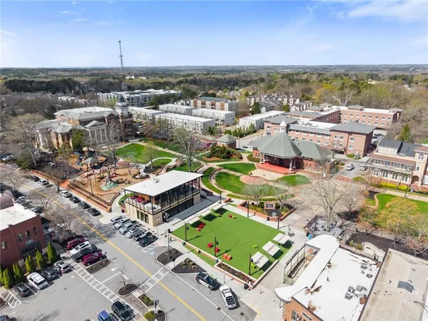 a black and white photo of a room