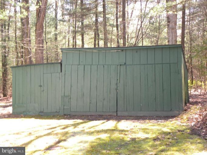 detached garage