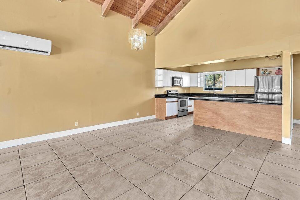 2438 Southridge Road Delray Beach, FL 33444 - Photo 13 of 52 20240716200851056962000000-o