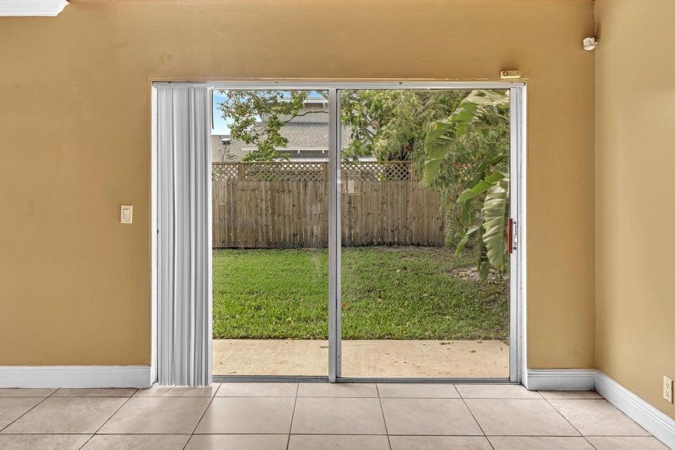 2438 Southridge Road Delray Beach, FL 33444 - Photo 17 of 52 20240716200905900642000000-o