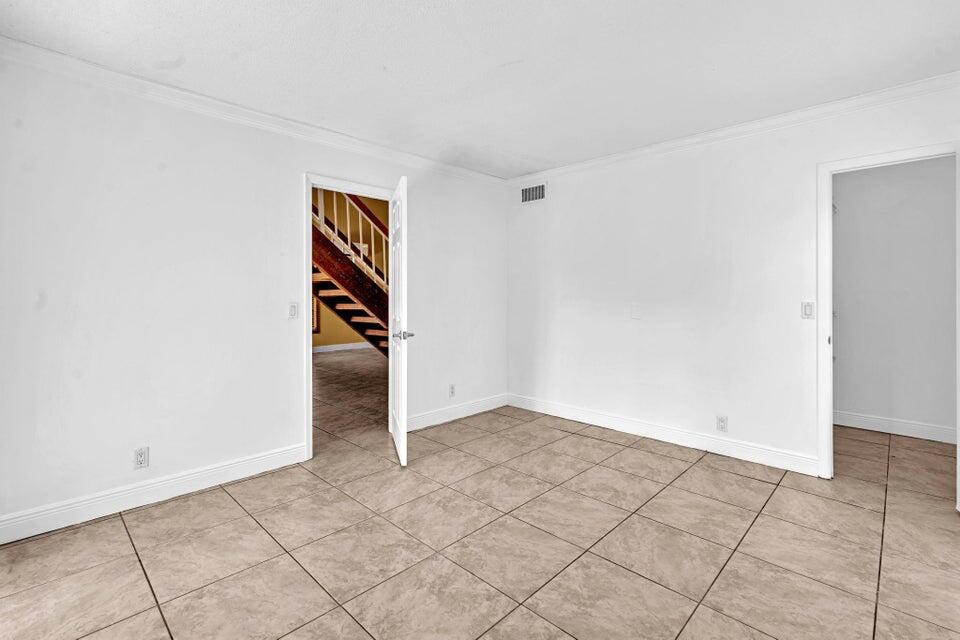 2438 Southridge Road Delray Beach, FL 33444 - Photo 28 of 52 20240716200928350653000000-o