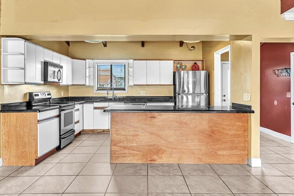 2438 Southridge Road Delray Beach, FL 33444 - Photo 8 of 52 20240716200839657968000000-o