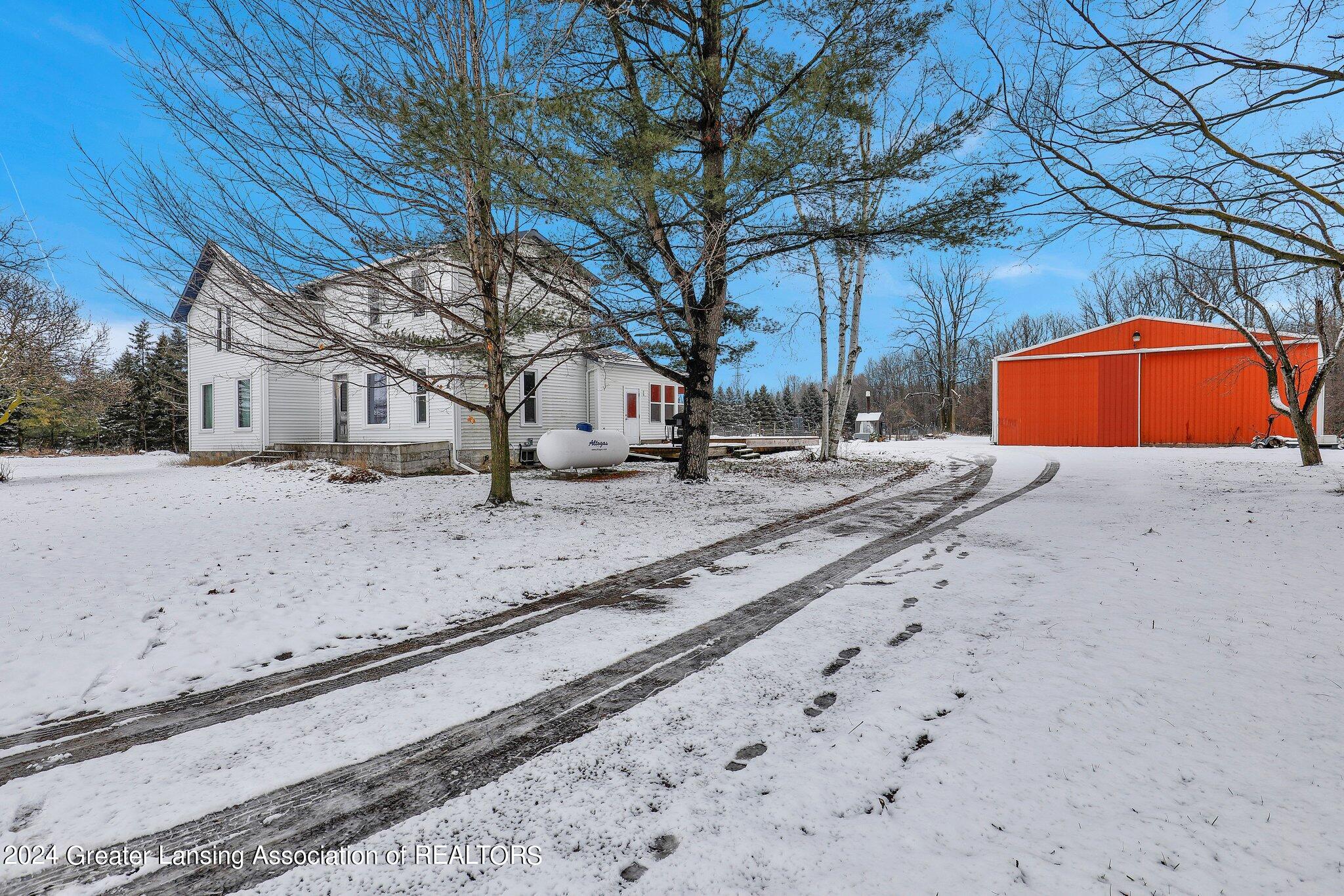 2595 Narrow Lake Road Charlotte, MI 48813 - Photo 2 of 29 27-web-or-mls-Open Ended Media-27