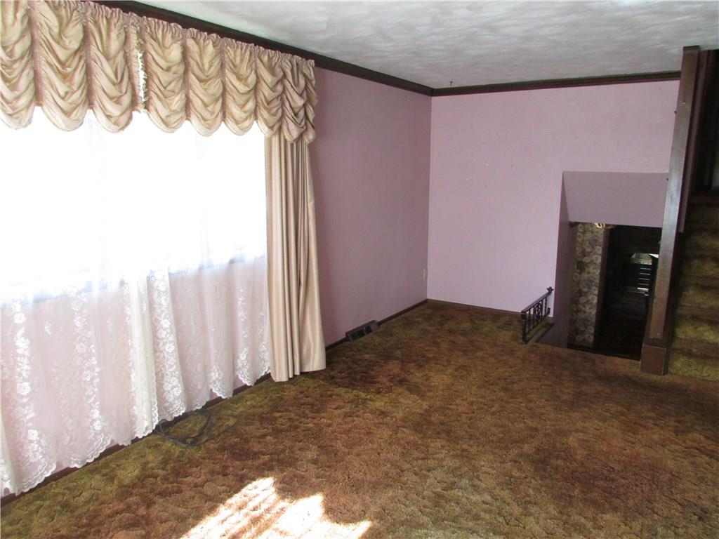4867 Williamsport Road Elizabeth, PA 15037 - Photo 9 of 25 Living Room