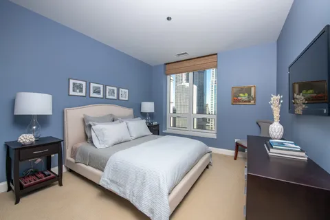 $1,725,000 | 10 East Delaware Place, Unit 25B, Chicago, IL 60611