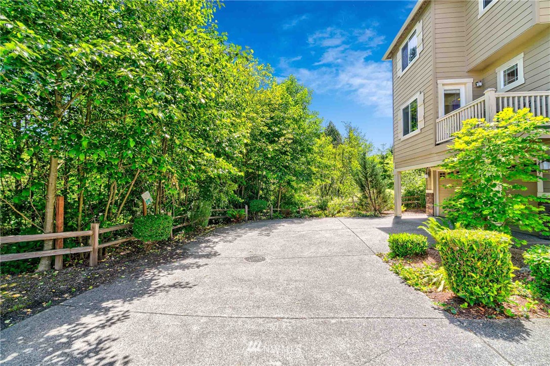3409 164th Place Southeast, Unit 13 Bothell, WA 98012 - Photo 2 of 19 Gallery Image 2