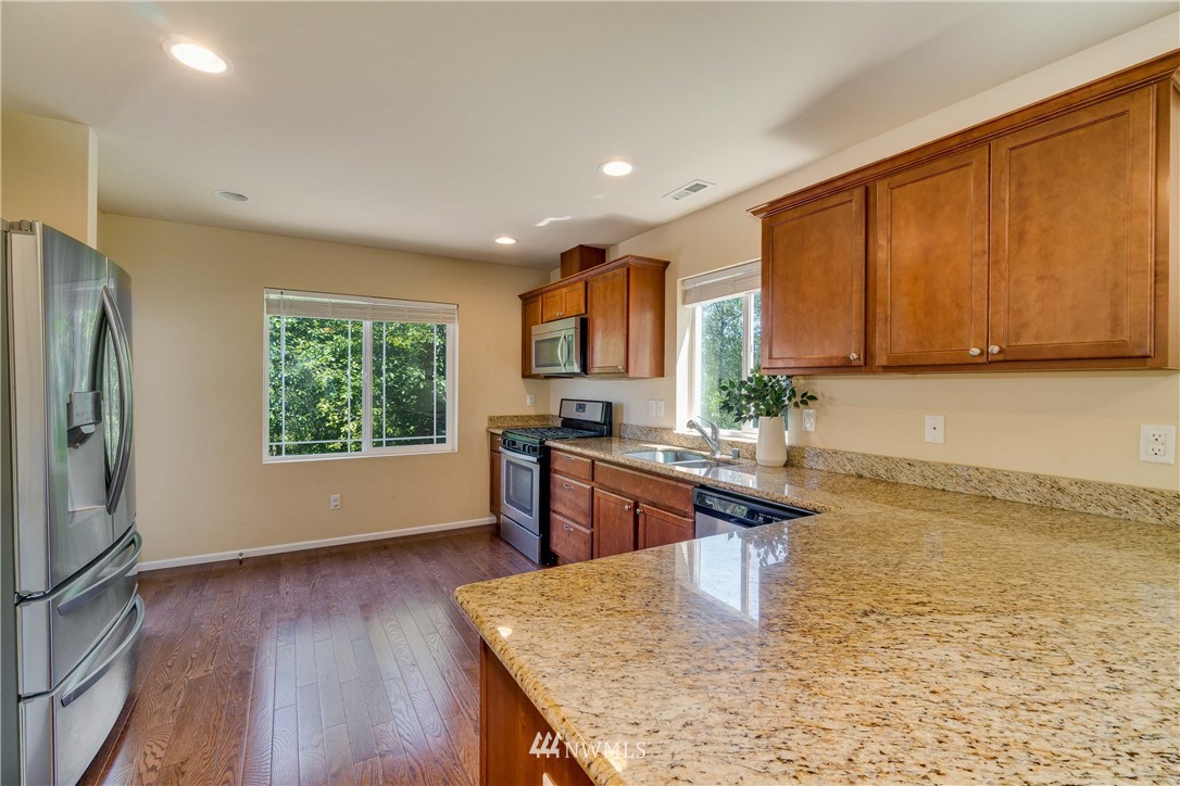 3409 164th Place Southeast, Unit 13 Bothell, WA 98012 - Photo 9 of 19 Gallery Image 9