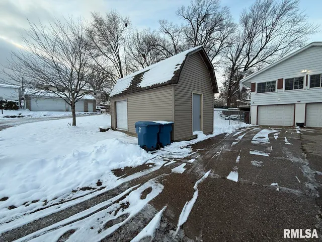 $192,500 | 1929 5th Street, East Moline, IL 61244