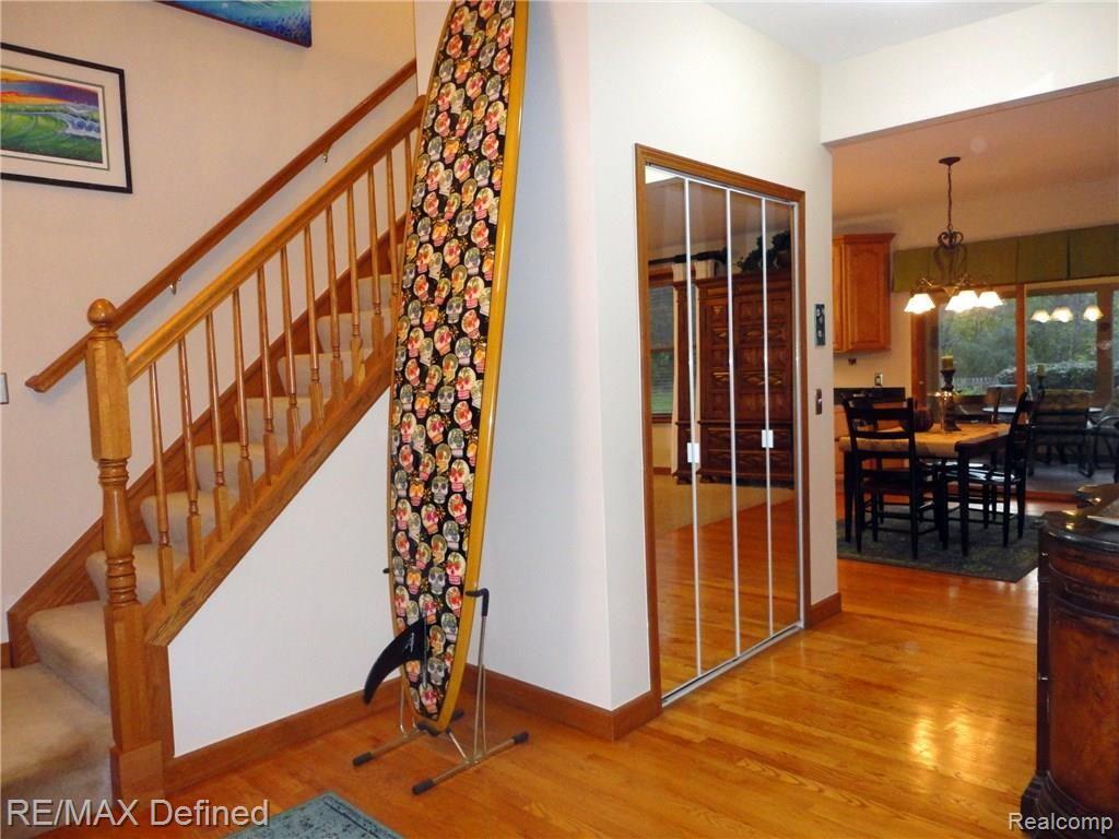 7675 Woodview Road Clarkston, MI 48348 - Photo 4 of 40 Entry