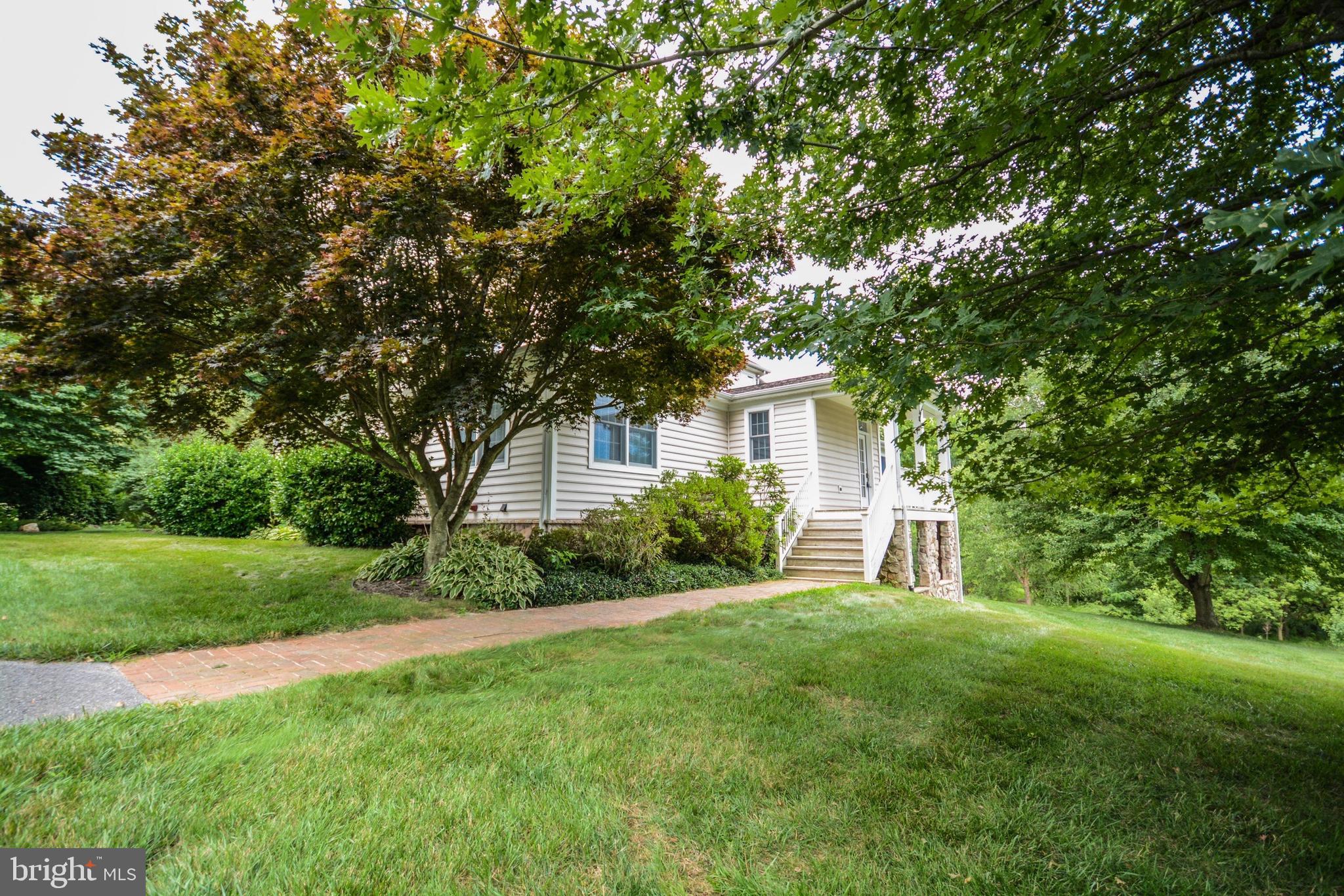 8711 Hawbottom Road Middletown, MD 21769 - Photo 3 of 53