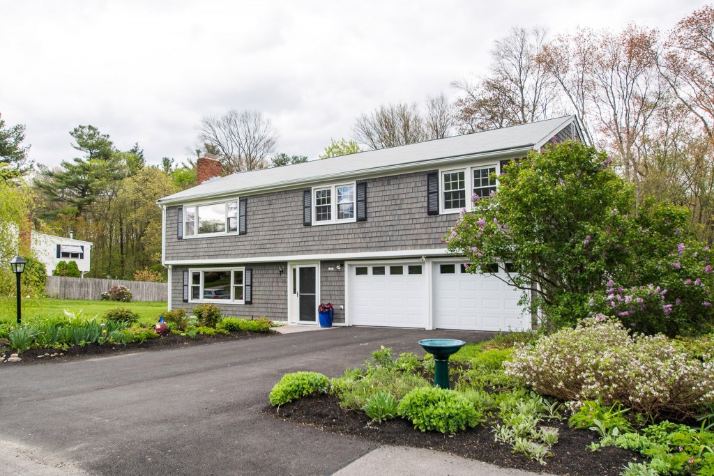 15 Longmeadow Road Medfield, MA 02052 - Photo 4 of 30