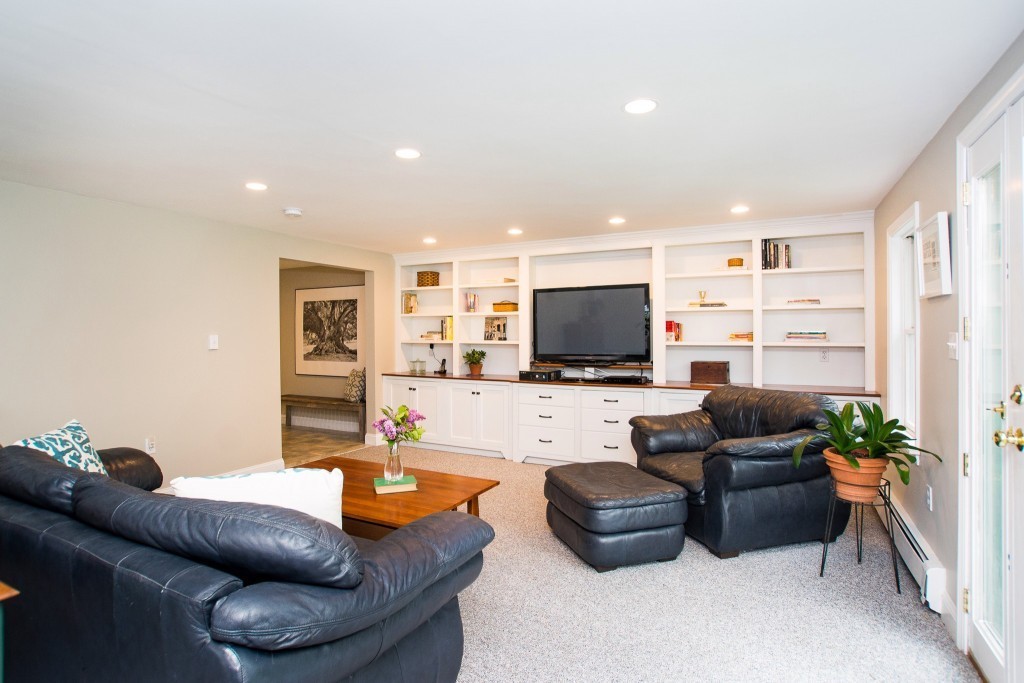15 Longmeadow Road Medfield, MA 02052 - Photo 8 of 30