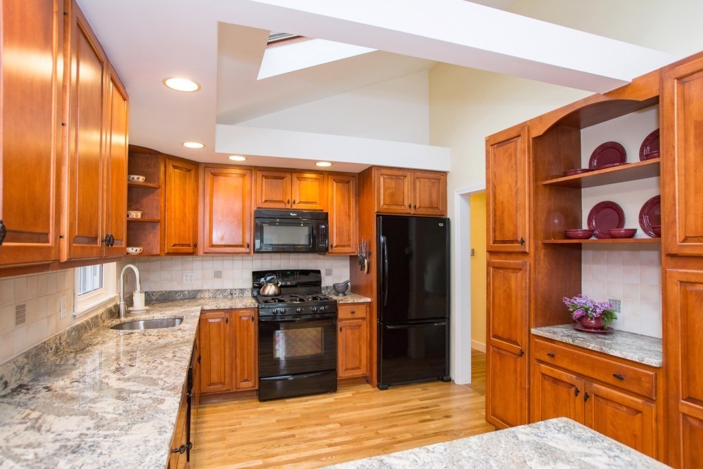 15 Longmeadow Road Medfield, MA 02052 - Photo 10 of 30