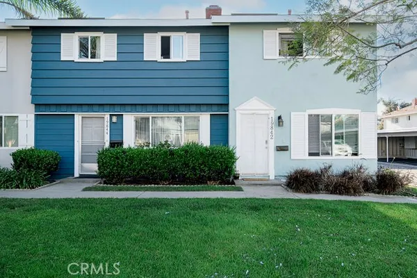 $2,900 | 19842 Cambridge Lane, Huntington Beach, CA 92646