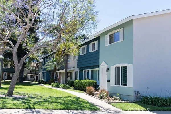 $2,900 | 19842 Cambridge Lane, Huntington Beach, CA 92646