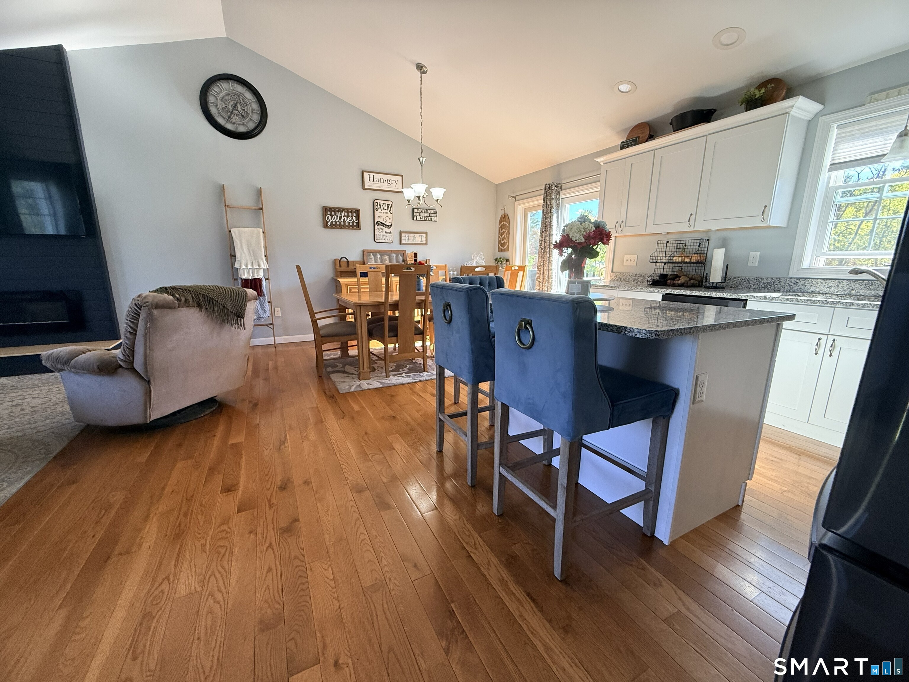 6 Lillian Avenue Thompson, CT 06277 - Photo 5 of 39