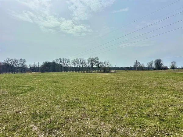$190,000 | 401 Northwest Nw Road, Chilhowee, MO 64733