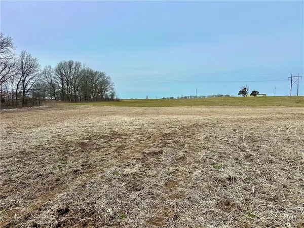 $190,000 | 401 Northwest Nw Road, Chilhowee, MO 64733