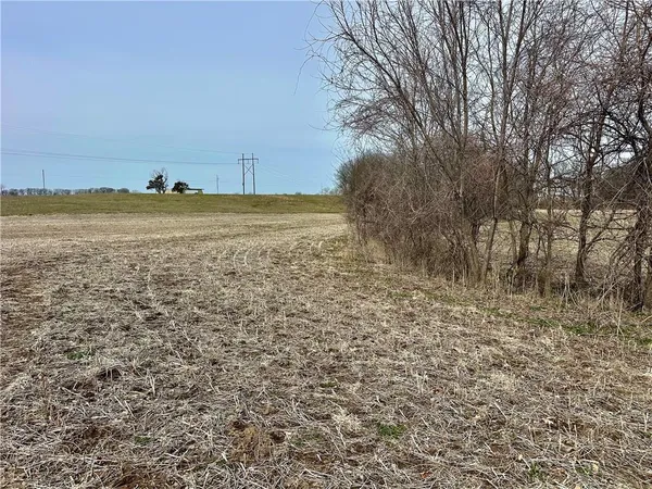 $190,000 | 401 Northwest Nw Road, Chilhowee, MO 64733