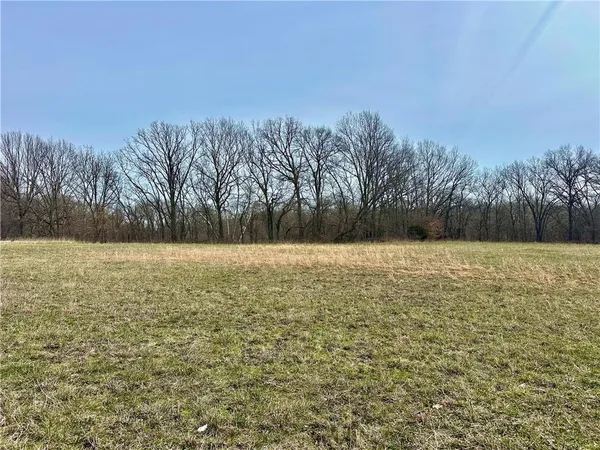 $190,000 | 401 Northwest Nw Road, Chilhowee, MO 64733