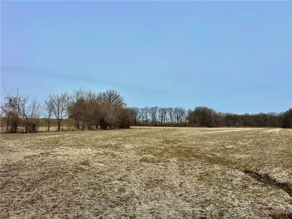 $190,000 | 401 Northwest Nw Road, Chilhowee, MO 64733