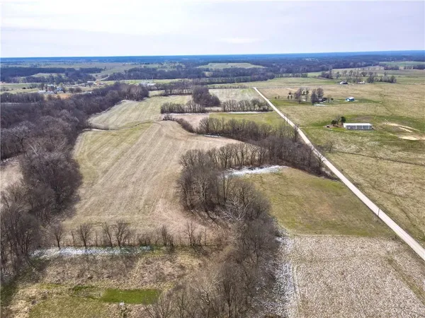 $190,000 | 401 Northwest Nw Road, Chilhowee, MO 64733