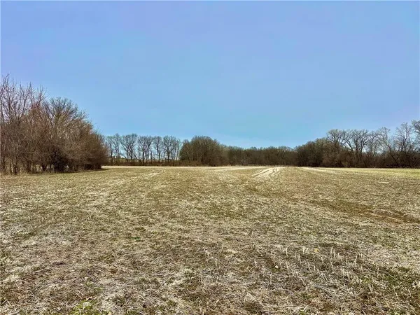 $190,000 | 401 Northwest Nw Road, Chilhowee, MO 64733