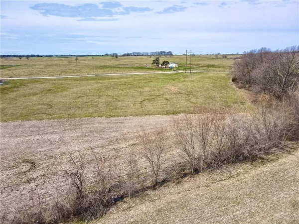 $190,000 | 401 Northwest Nw Road, Chilhowee, MO 64733