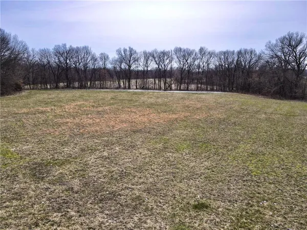 $190,000 | 401 Northwest Nw Road, Chilhowee, MO 64733