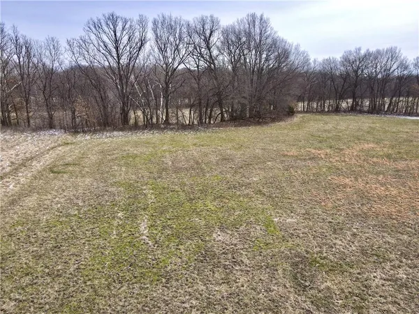 $190,000 | 401 Northwest Nw Road, Chilhowee, MO 64733