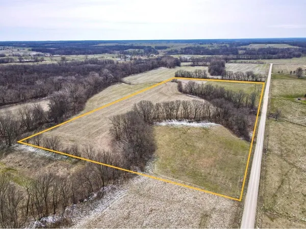 $190,000 | 401 Northwest Nw Road, Chilhowee, MO 64733