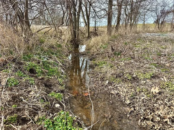 $190,000 | 401 Northwest Nw Road, Chilhowee, MO 64733