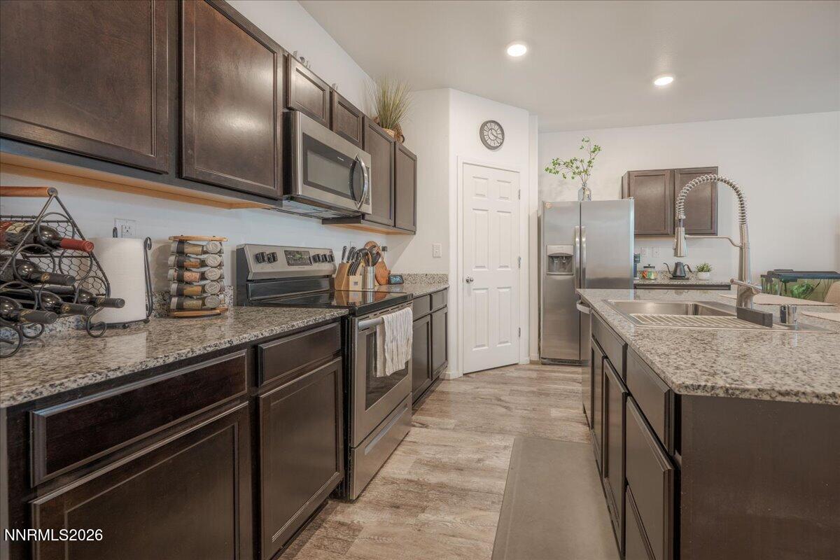 9865 Coastal Fog Drive Reno, NV 89506 - Photo 3 of 28 08-Kitchen 2