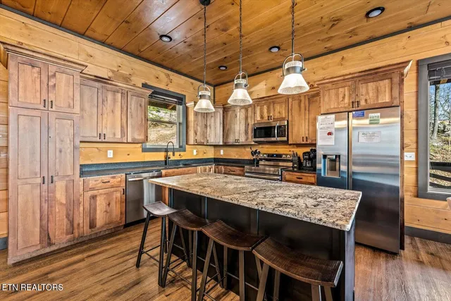 $1,300,000 | 1852 Mountain Ash Way, Sevierville, TN 37876