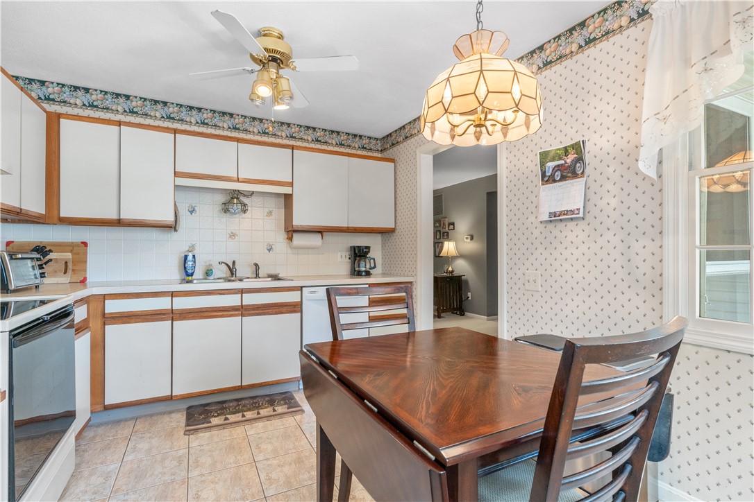 72 Trellis Drive West Warwick, RI 02893 - Photo 16 of 26 Spotless!