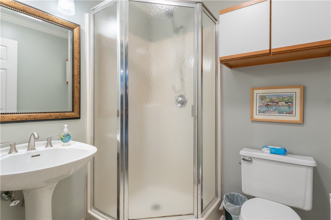 72 Trellis Drive West Warwick, RI 02893 - Photo 17 of 26 Guest bathroom