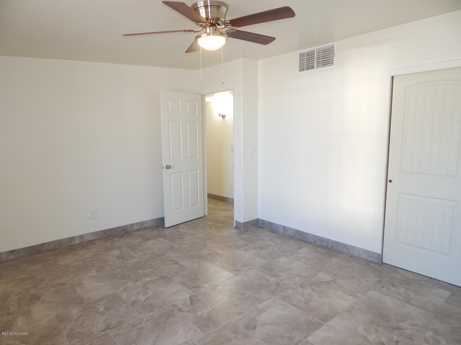 2042 West Grant Road Tucson, AZ 85745 - Photo 15 of 32 Gallery Image 15