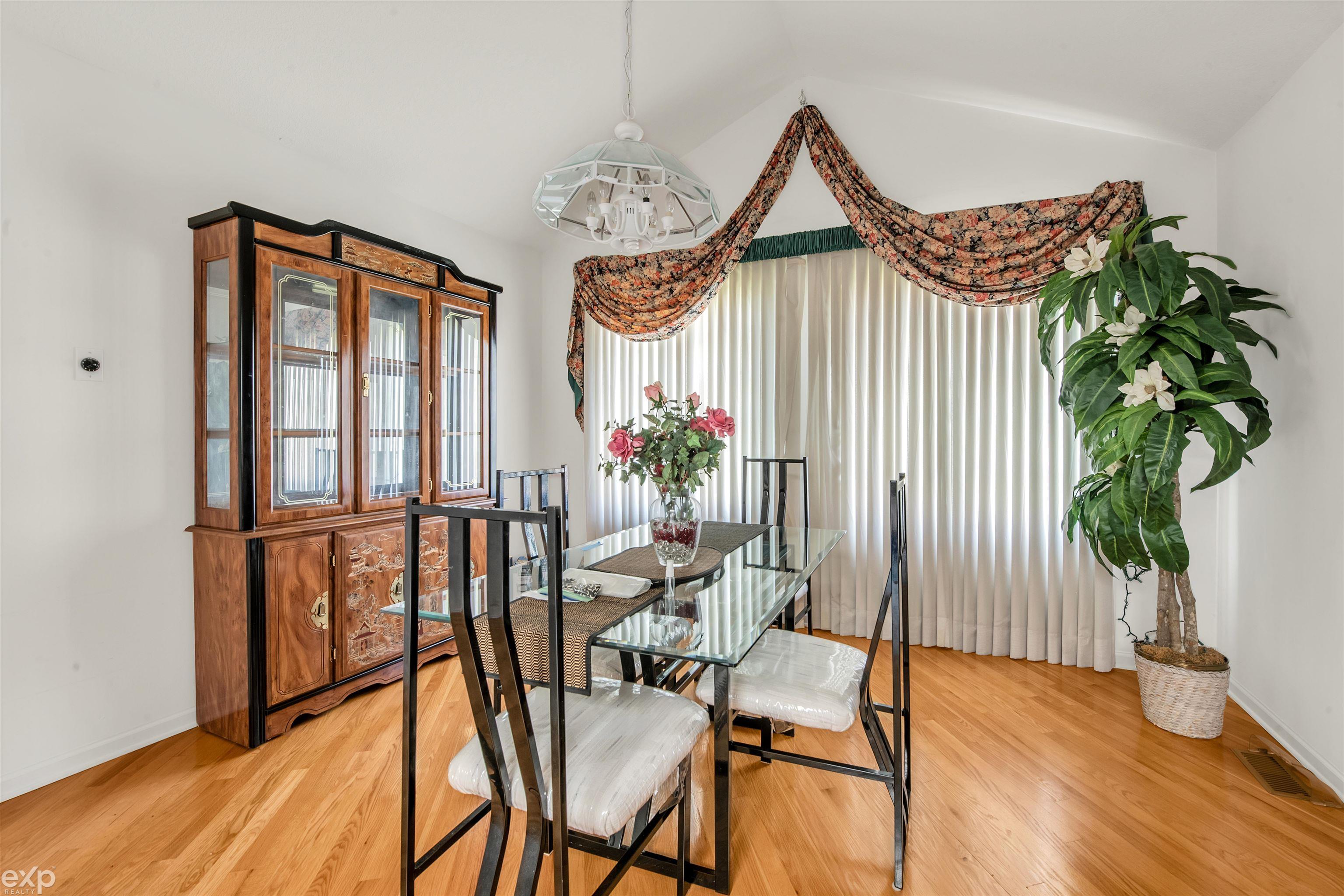 23890 Hall Road Woodhaven, MI 48183 - Photo 31 of 39