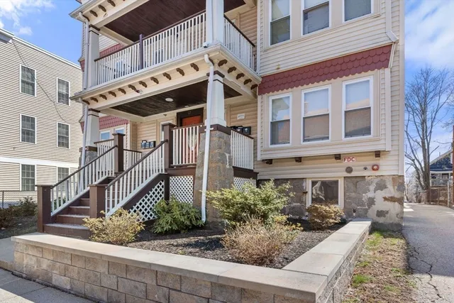 $2,900 | 10 Centre Avenue, Unit 6, Boston, MA 02124