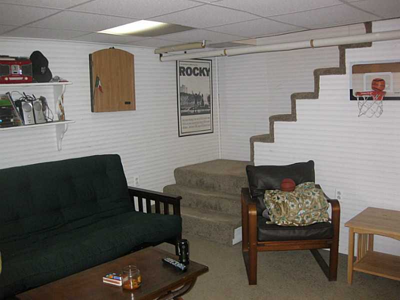 129 Rodney Road Warwick, RI 02889 - Photo 23 of 25 Den/Family/Great Room.